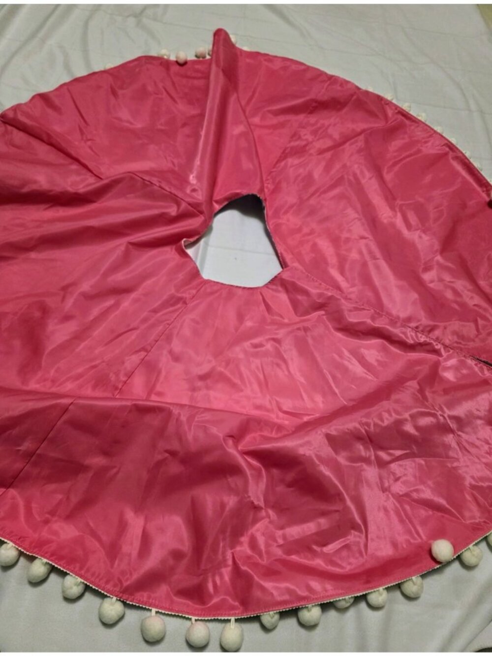 Lilly Pulitzer Christmas Tree Skirt Boho Tropical Pom Pom Trim NWOT 46" Diameter - Picture 9 of 16